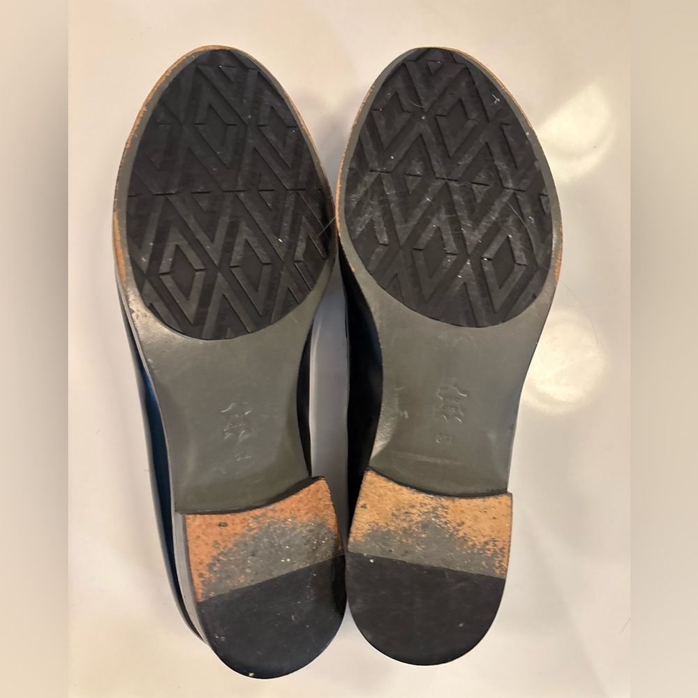 Via Spiga Black Patent Leather Pointed Loafers - Picture 7 of 15